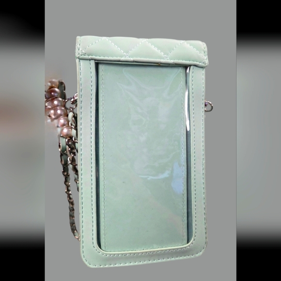 Badgley Mischka Green Quilted Crossbody Cellphone Bag with Chain Strap - Picture 3 of 8